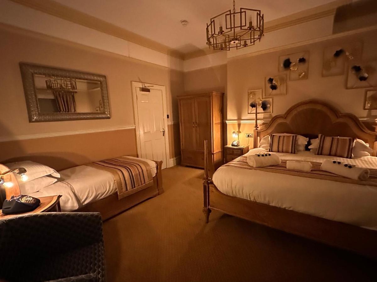 Chester House Guest House Экстерьер фото A bedroom at the hotel