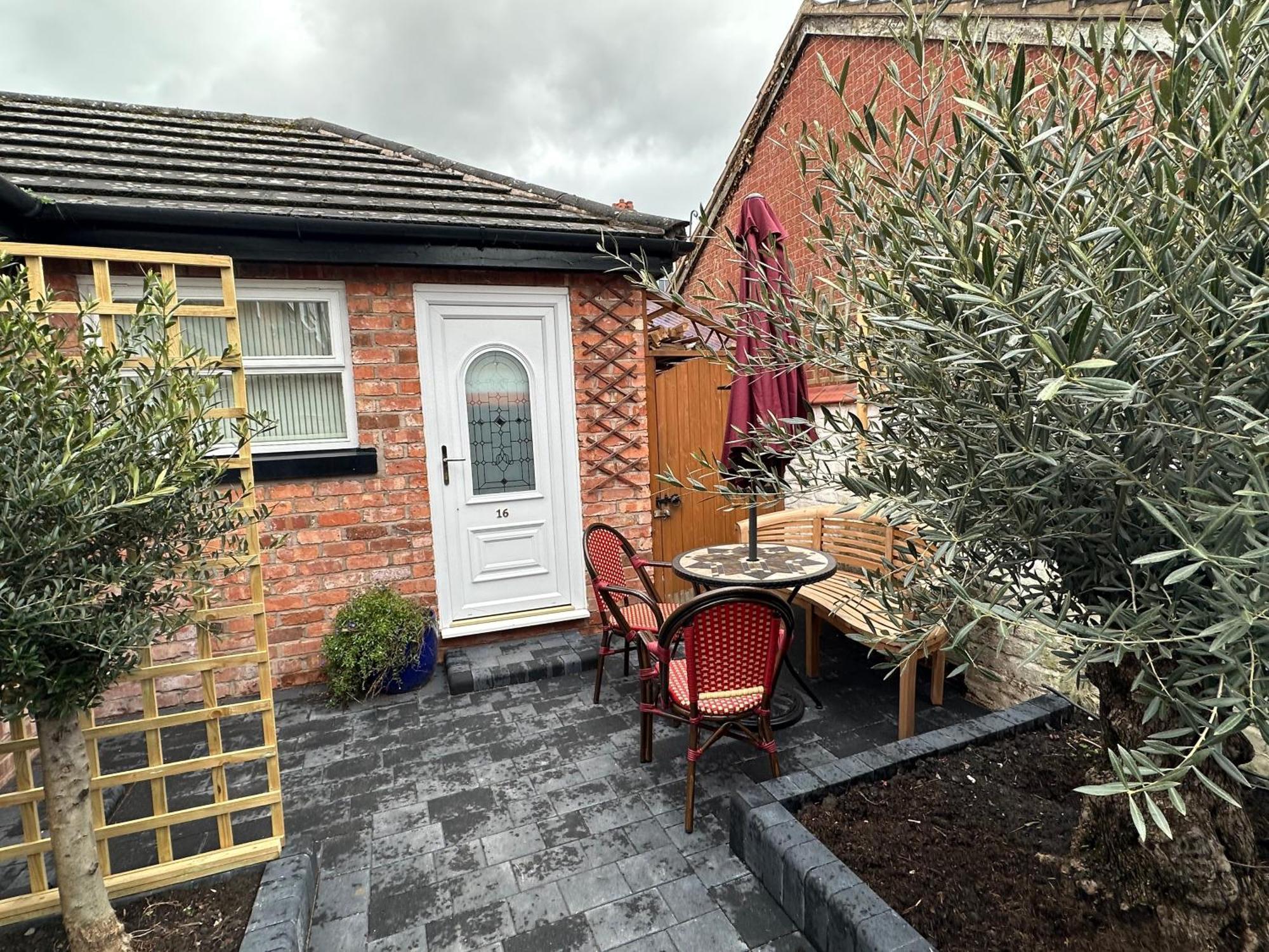 Chester House Guest House Экстерьер фото Olive trees in the UK