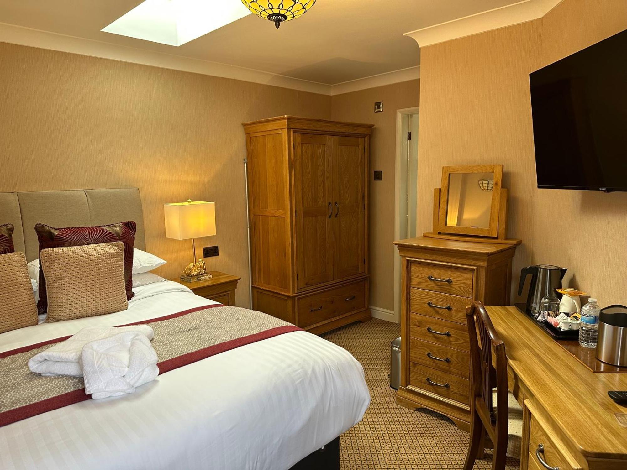 Chester House Guest House Экстерьер фото A room at the hotel