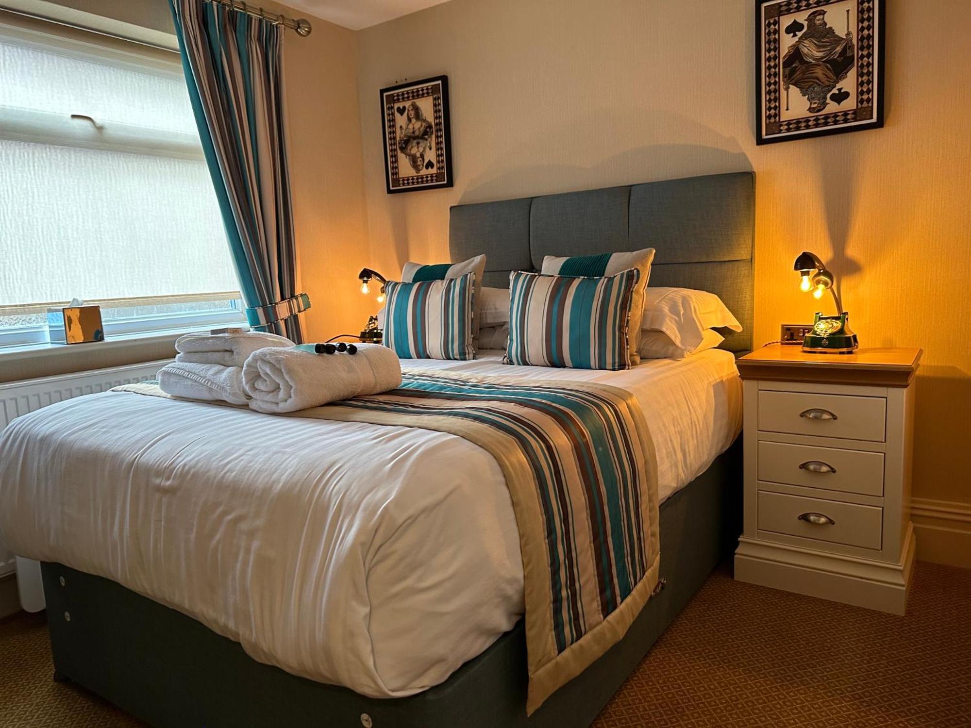 Chester House Guest House Экстерьер фото A bedroom at the hotel
