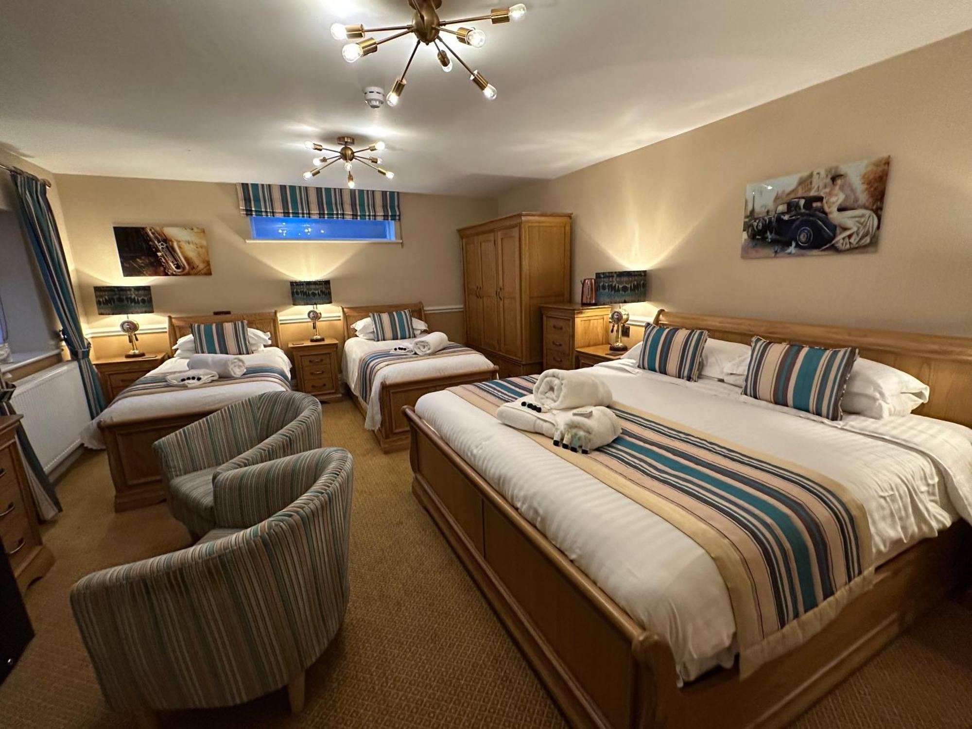 Chester House Guest House Экстерьер фото Family room at the hotel